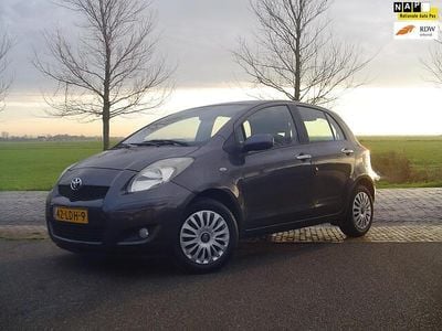 Grijs Gebruikt 2010 Toyota Yaris Hatchback | € 6.750 (Iets duurder)