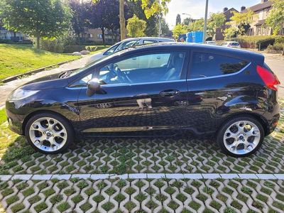 Zwart Gebruikt 2011 Ford Fiesta Titanium Hatchback | € 6.500 (Iets duurder)