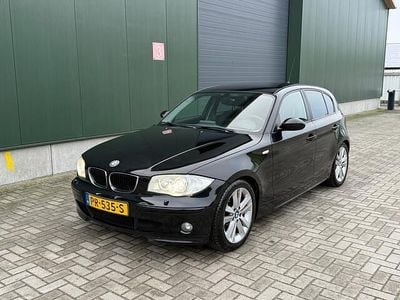 Zwart Gebruikt 2004 BMW 120 Executive Hatchback | € 4.320 (Eerlijke prijs)