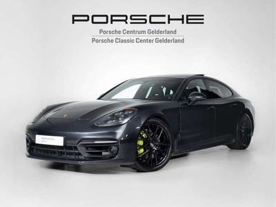 Porsche Panamera 4