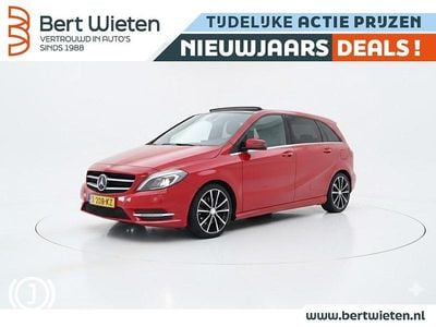 Rood Gebruikt 2012 Mercedes B180 MPV | € 7.995 (Eerlijke prijs)