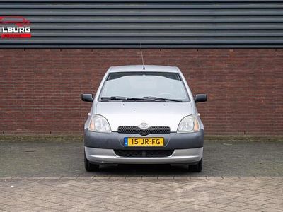 Grijs Occasion 2002 Toyota Yaris Hatchback | € 1.750 (Eerlijke prijs)