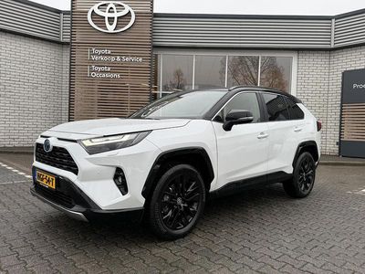 Wit Occasion 2024 Toyota RAV4 Hybrid Style SUV | € 42.400 (Eerlijke prijs)