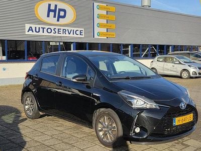 Zwart Occasion 2020 Toyota Yaris Hybrid Hatchback | € 16.500 (Goede deal)