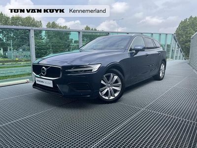 tweedehands Volvo V60 2.0 B4 Momentum Business Mild hybrid, Automaat, Lederen bekleding, Trekhaak, Intellisafe assist, Adaptive cruise, Stoelverwarming, Stuurverwarming