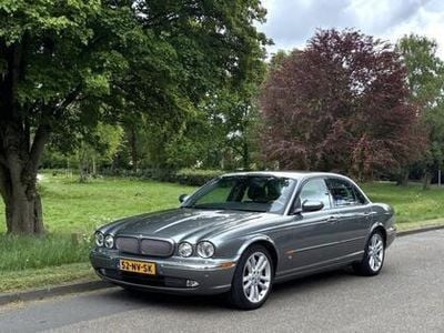 Grijs Gebruikt 2004 Jaguar XJR Sedan | € 13.450