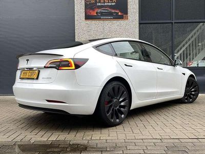 Wit Gebruikt 2022 Tesla Model 3 Performance Sedan | € 32.890 (Eerlijke prijs)