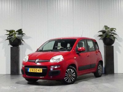 Rood Occasion 2013 Fiat Panda Lounge Hatchback | € 3.499 (Eerlijke prijs)