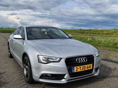 Grijs (metallic) Gebruikt 2014 Audi A5 Sportback Proline Hatchback | € 12.000