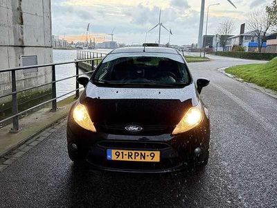 Zwart Gebruikt 2011 Ford Fiesta S Hatchback | € 2.500 (Eerlijke prijs)