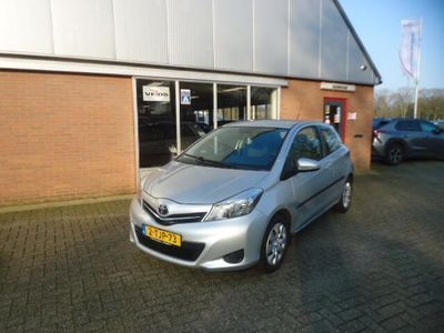 tweedehands Toyota Yaris 1.3 VVT-i Aspiration CVT Automaat