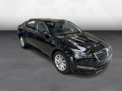 Zwart Occasion 2023 Skoda Superb Style | € 39.298