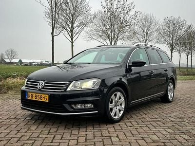 Zwart Occasion 2014 VW Passat R-line Stationwagen | € 7.750 (Eerlijke prijs)