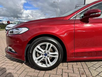Occasion Ford Mondeo Titanium 2020 Rood Hatchback