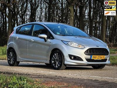 Grijs Occasion 2017 Ford Fiesta ST-Line Hatchback | € 8.999 (Goede deal)