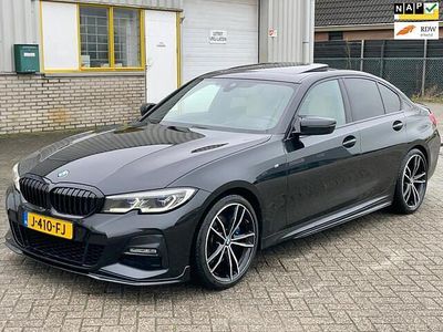 Zwart (metallic) Occasion 2019 BMW 330 M Sport Sedan | € 24.250 (Iets duurder)