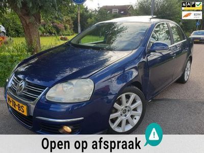 tweedehands VW Jetta 2.0 FSI Highline/Automaat/Leder/Opendak/Airco/Lichte schade