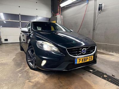 Zwart Gebruikt 2014 Volvo V40 R-Design Hatchback | € 6.950 (Eerlijke prijs)