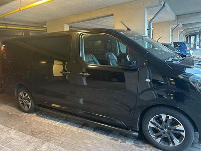 Zwart (metallic) Gebruikt 2020 Opel Vivaro Innovation MPV | € 19.300 (Duur)