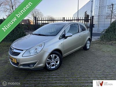 Beige Occasion 2009 Opel Corsa Cosmo Hatchback | € 5.250 (Iets duurder)
