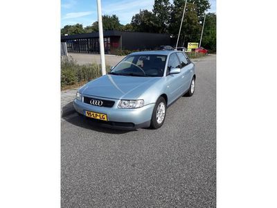 tweedehands Audi A3 1.6 Attraction 5-deurs AUTOMAAT