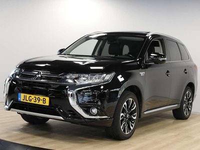 Zwart Gebruikt 2017 Mitsubishi Outlander P-HEV Instyle SUV | € 18.950 (Eerlijke prijs)