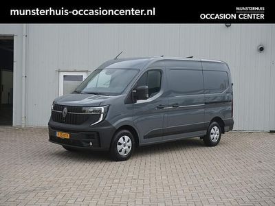 Grijs metallic Gebruikt 2024 Renault Master Van | € 37.950 (Eerlijke prijs)