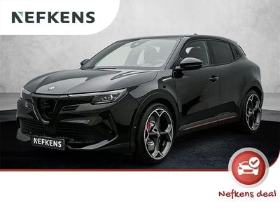 Zwart Nieuw 2025 Alfa Romeo Junior Veloce SUV | € 40.900
