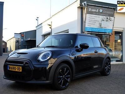 Zwart (metallic) Occasion 2022 Mini Cooper Hatchback | € 16.900 (Goede deal)