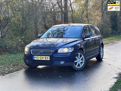 Blauw Gebruikt 2006 Volvo V50 Momentum Stationwagen | € 1.950 (Eerlijke prijs)