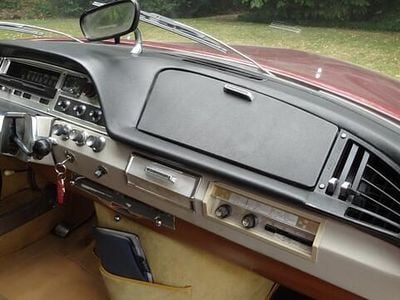 Rood Occasion 1969 Citroën DS Sedan | € 24.000