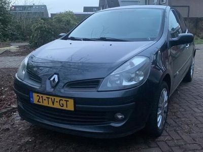 tweedehands Renault Clio 1.4-16V Dynamique Luxe apk 10 2024