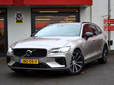 Beige Occasion 2025 Volvo V60 Plus Stationwagen | € 43.750 (Eerlijke prijs)