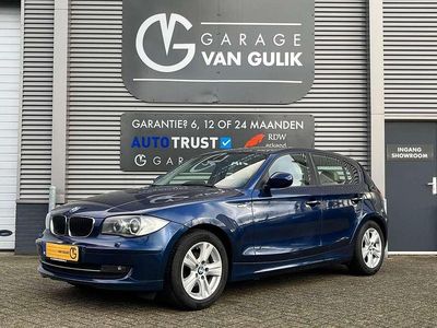 Blauw (metallic) Gebruikt 2011 BMW 116 Hatchback | € 8.495 (Eerlijke prijs)