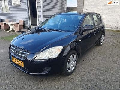 Occasion Kia Ceed 109 PK (80 kW) 2009 Zwart (metallic) Hatchback