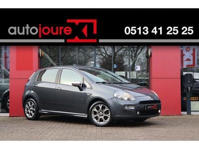 Grijs Occasion 2015 Fiat Punto Lounge Hatchback | € 5.395 (Iets duurder)