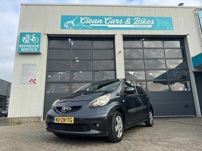 Grijs Occasion 2008 Toyota Aygo Sport Hatchback | € 1.950 (Eerlijke prijs)