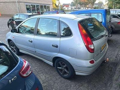 Nissan Almera Tino