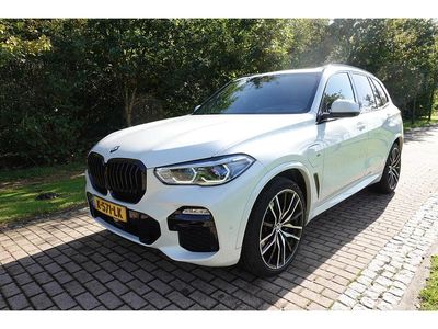 Wit, metallic lak Occasion 2021 BMW X5 Executive SUV | € 52.950 (Eerlijke prijs)