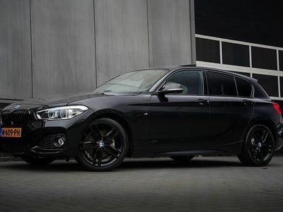 Zwart (metallic) Occasion 2016 BMW 125 M Sport Hatchback | € 18.945 (Eerlijke prijs)