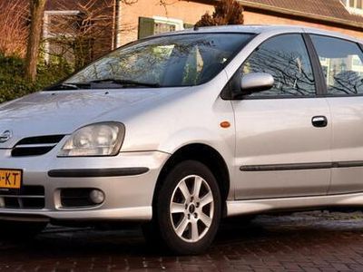 Nissan Almera Tino