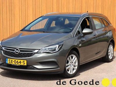 Grijs Gebruikt 2018 Opel Astra Business Stationwagen | € 11.940 (Eerlijke prijs)