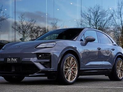 Grijs Occasion 2025 Porsche Macan Turbo SUV | € 138.888