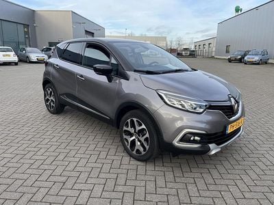 Grijs (metallic) Occasion 2017 Renault Captur Intens SUV | € 12.450 (Eerlijke prijs)