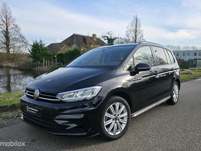 Occasion VW Touran R-line 150 PK (110 kW) 2022 Zwart MPV