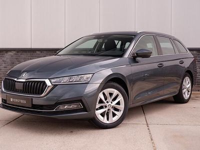 Grijs Occasion 2021 Skoda Octavia Business Line Stationwagen | € 21.750 (Iets duurder)