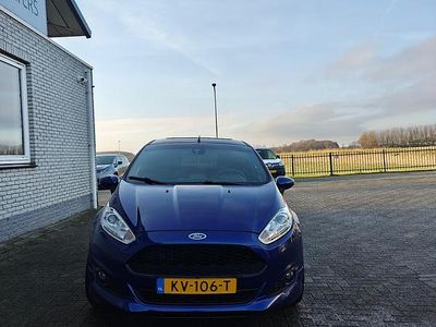 Blauw (metallic) Occasion 2016 Ford Fiesta ST-Line Hatchback | € 9.995 (Duur)