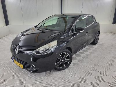 Zwart Gebruikt 2015 Renault Clio IV Night&Day Hatchback | € 7.485 (Eerlijke prijs)