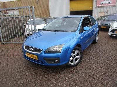 Blauw Gebruikt 2006 Ford Focus Futura Hatchback | € 2.150 (Eerlijke prijs)