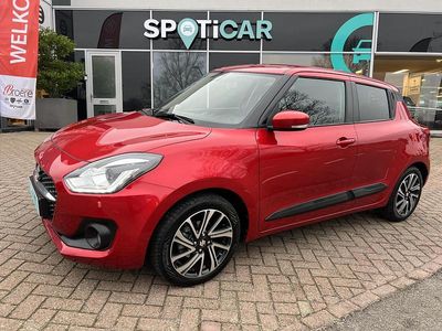 Rood Gebruikt 2022 Suzuki Swift Style Hatchback | € 20.750 (Eerlijke prijs)